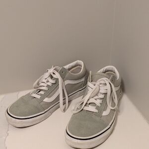 Green women's size 7 vans.